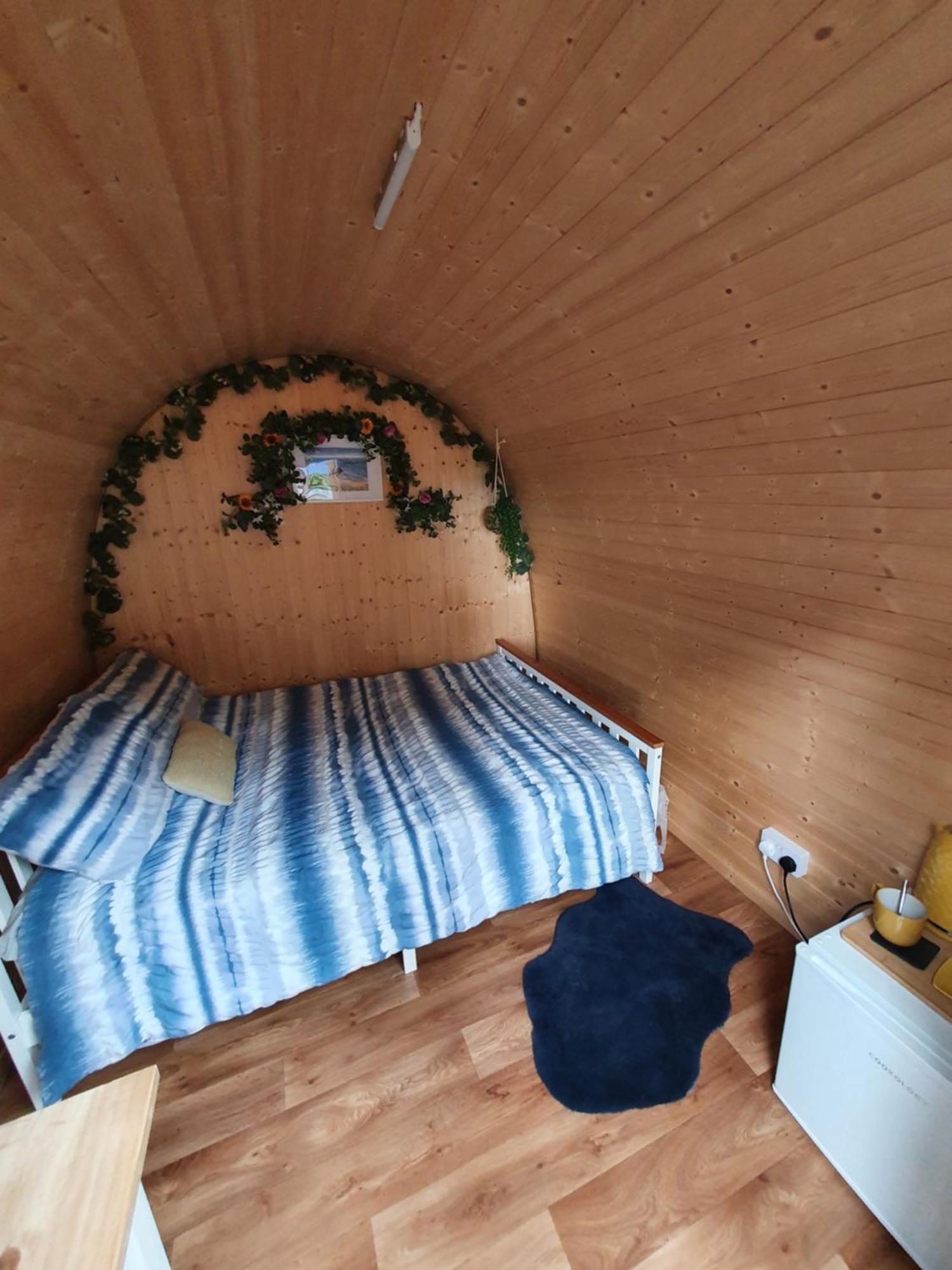 Gower Pods Hotel Penclawdd Стая снимка